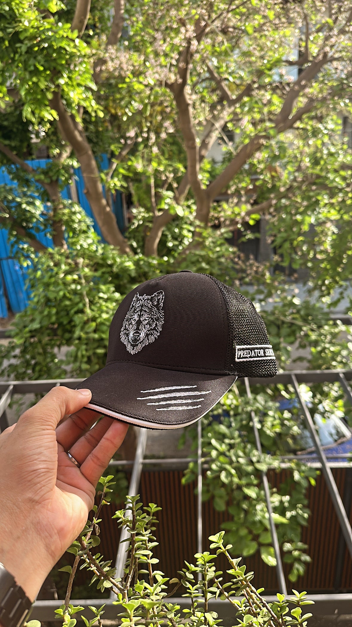 Aranya - black unisex Trucker cap