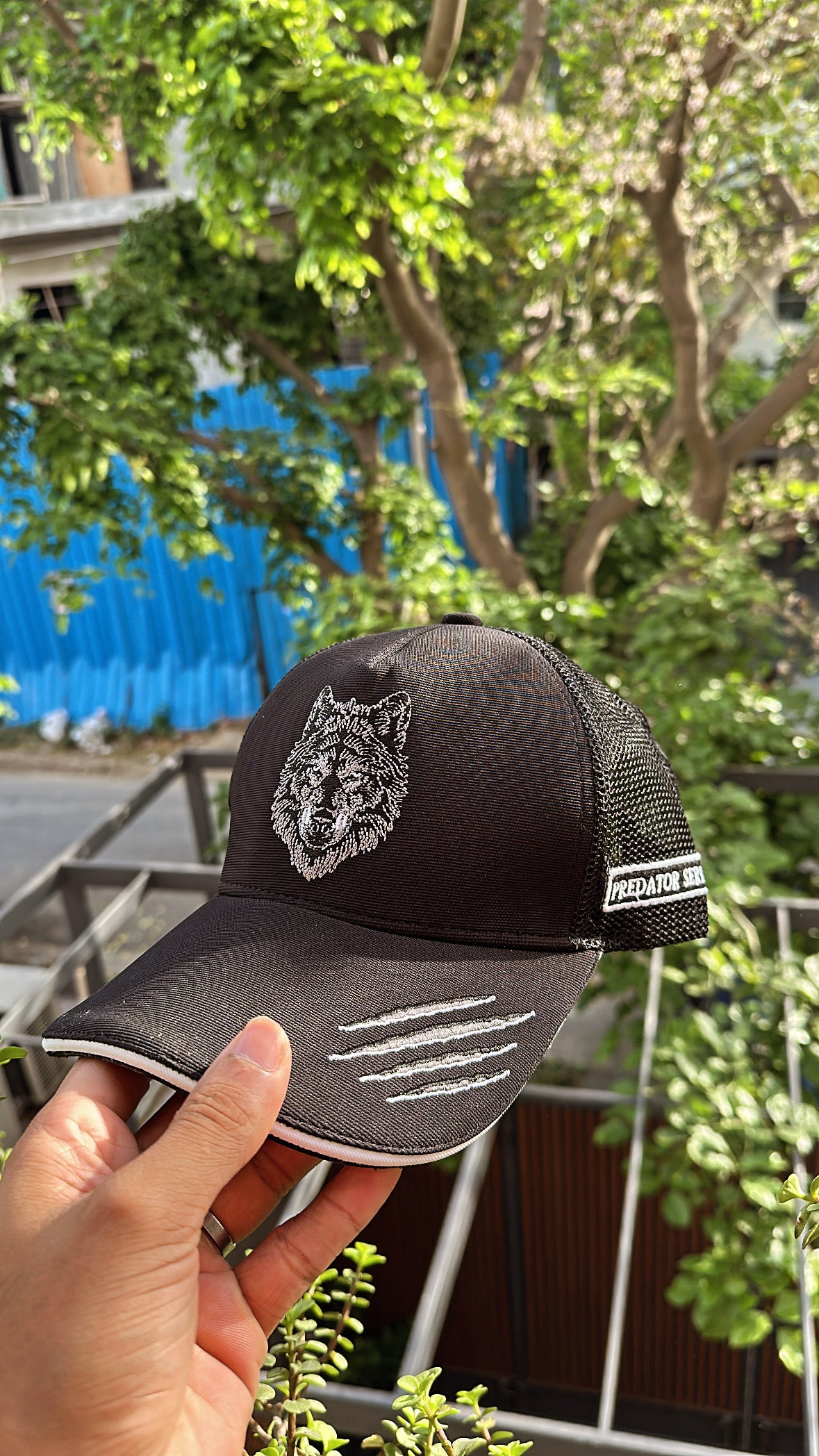 Aranya - black unisex Trucker cap